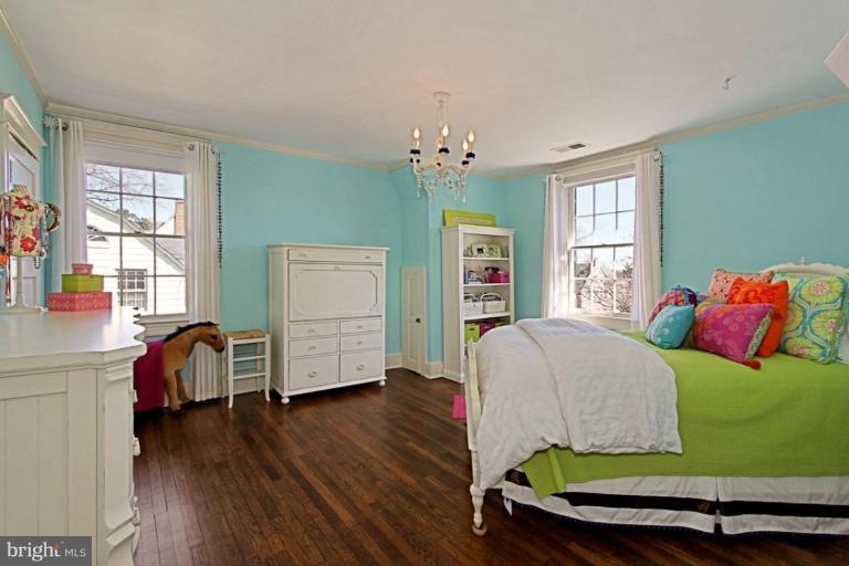 1502 Russell Road Alexandria, VA 22301 - Photo 12 of 30 Bedroom #4