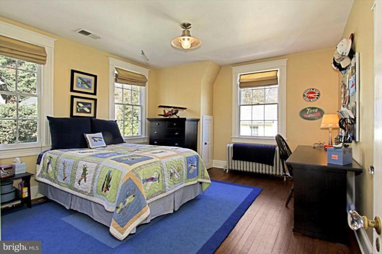 1502 Russell Road Alexandria, VA 22301 - Photo 13 of 30 Bedroom #3