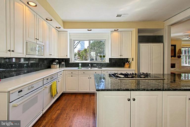 1502 Russell Road Alexandria, VA 22301 - Photo 21 of 30 Kitchen #2