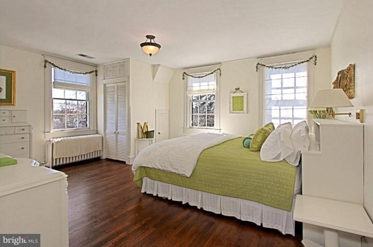 1502 Russell Road Alexandria, VA 22301 - Photo 29 of 30 Bedroom #2