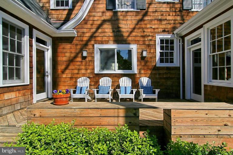 1502 Russell Road Alexandria, VA 22301 - Photo 6 of 30 Deck