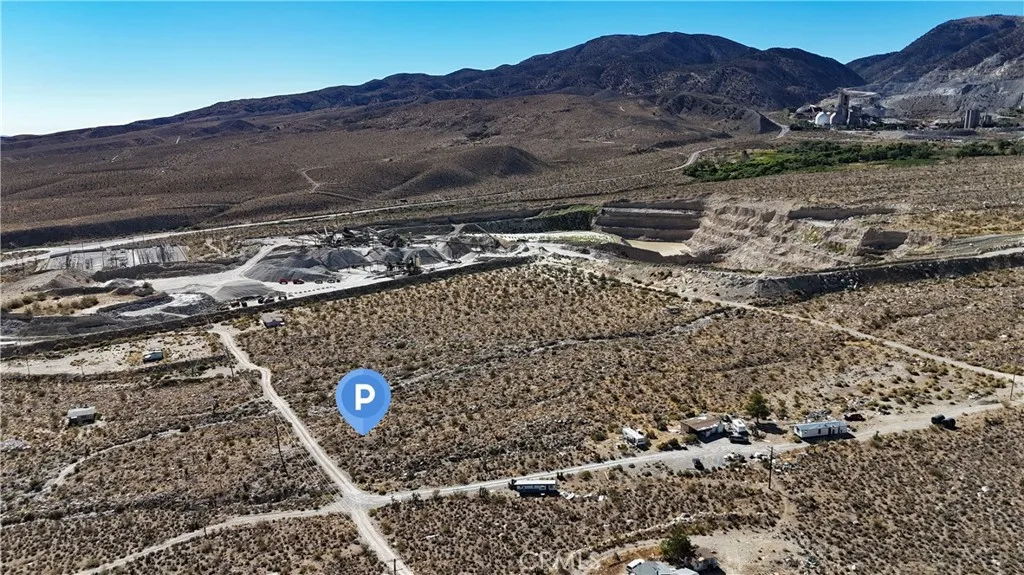 716 Meehleis Road Lucerne Valley, CA 92356 - Photo 3 of 11