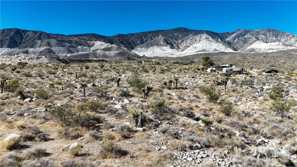 716 Meehleis Road Lucerne Valley, CA 92356 - Photo 7 of 11