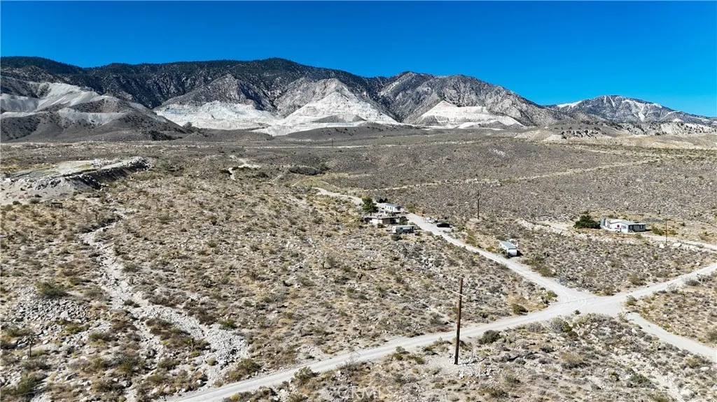 716 Meehleis Road Lucerne Valley, CA 92356 - Photo 8 of 11
