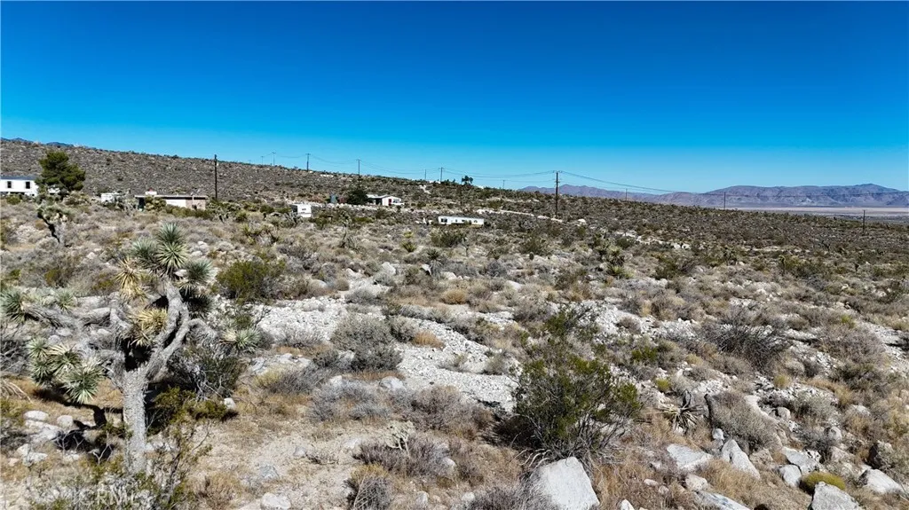 716 Meehleis Road Lucerne Valley, CA 92356 - Photo 9 of 11