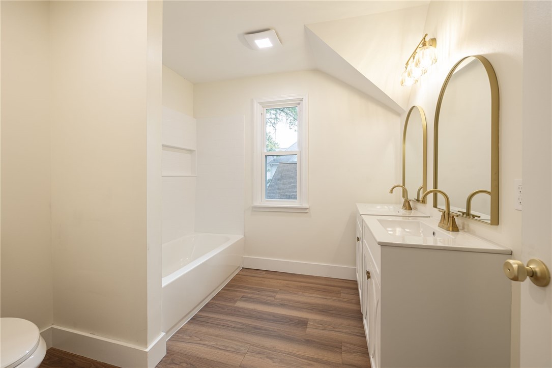 98 Glendale Park Rochester, NY 14613 - Photo 18 of 22 Gallery Image 18