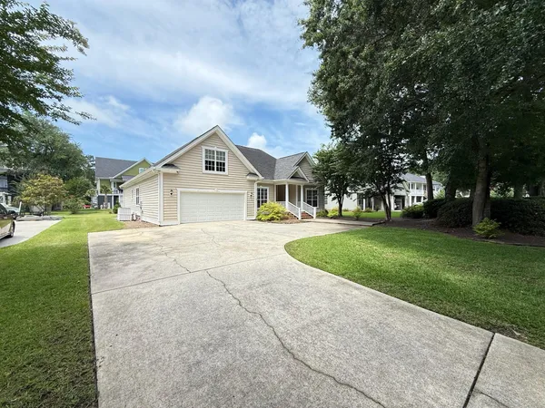 $699,900 | 213 Ashmont Drive, Wando, SC 29492