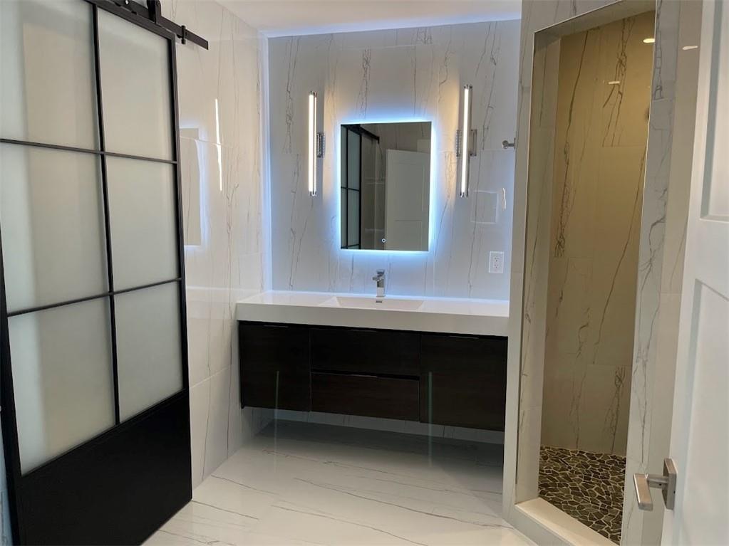 2728 Northeast 27th Avenue Lighthouse Point, FL 33064 - Photo 15 of 19