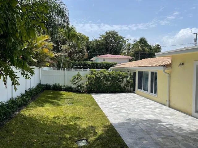 $3,400 | 2728 Northeast 27th Avenue, Lighthouse Point, FL 33064