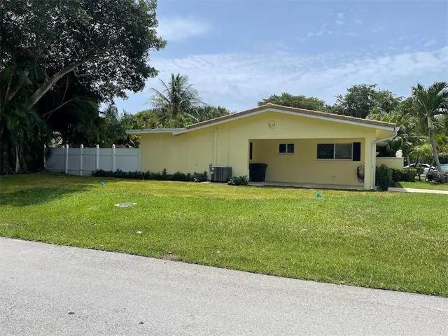 $3,400 | 2728 Northeast 27th Avenue, Lighthouse Point, FL 33064