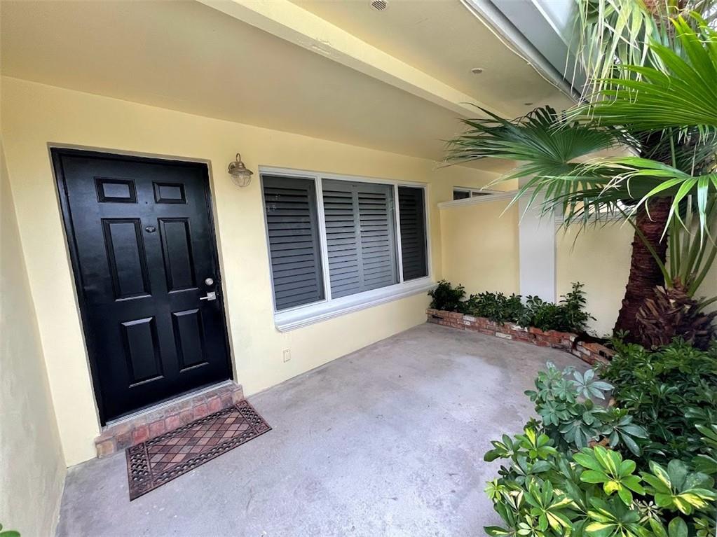 2728 Northeast 27th Avenue Lighthouse Point, FL 33064 - Photo 4 of 19