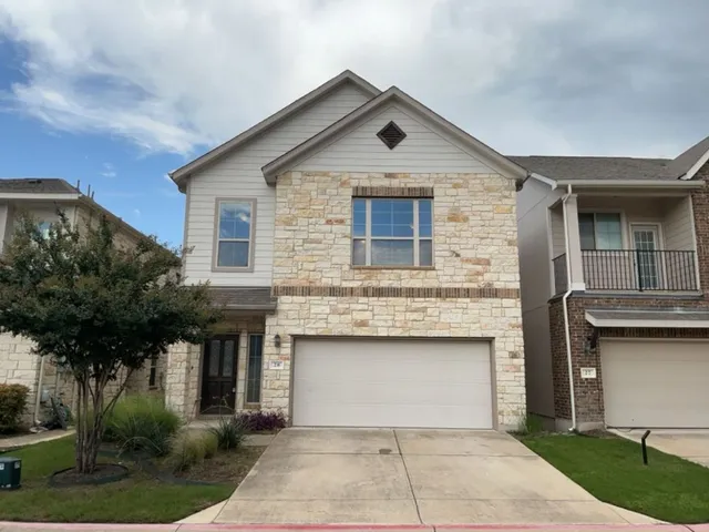 $1,700 | 2105 Town Centre Drive, Unit 28, Round Rock, TX 78664