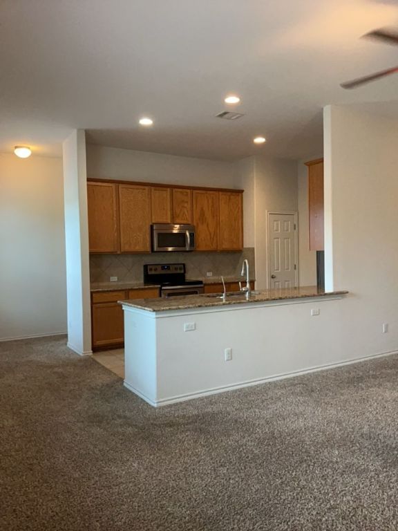 2105 Town Centre Drive, Unit 28 Round Rock, TX 78664 - Photo 15 of 28 View of kitchen