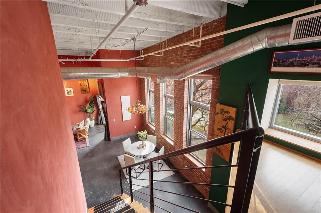 1536 Colwell Street, Unit 4 Pittsburgh, PA 15219 - Photo 25 of 43 a view of a interior of the house