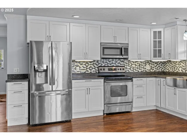 $395,000 | 1713 Maple Street, Myrtle Point, OR 97458