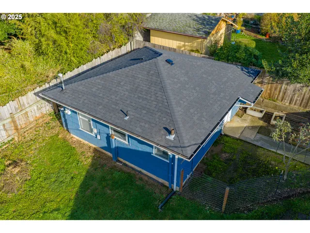 $385,000 | 1713 Maple Street, Myrtle Point, OR 97458