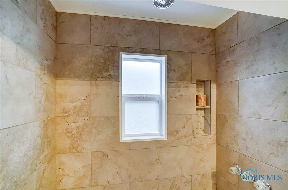 2126 Wyndhurst Road Toledo, OH 43607 - Photo 25 of 44 Gallery Image 25