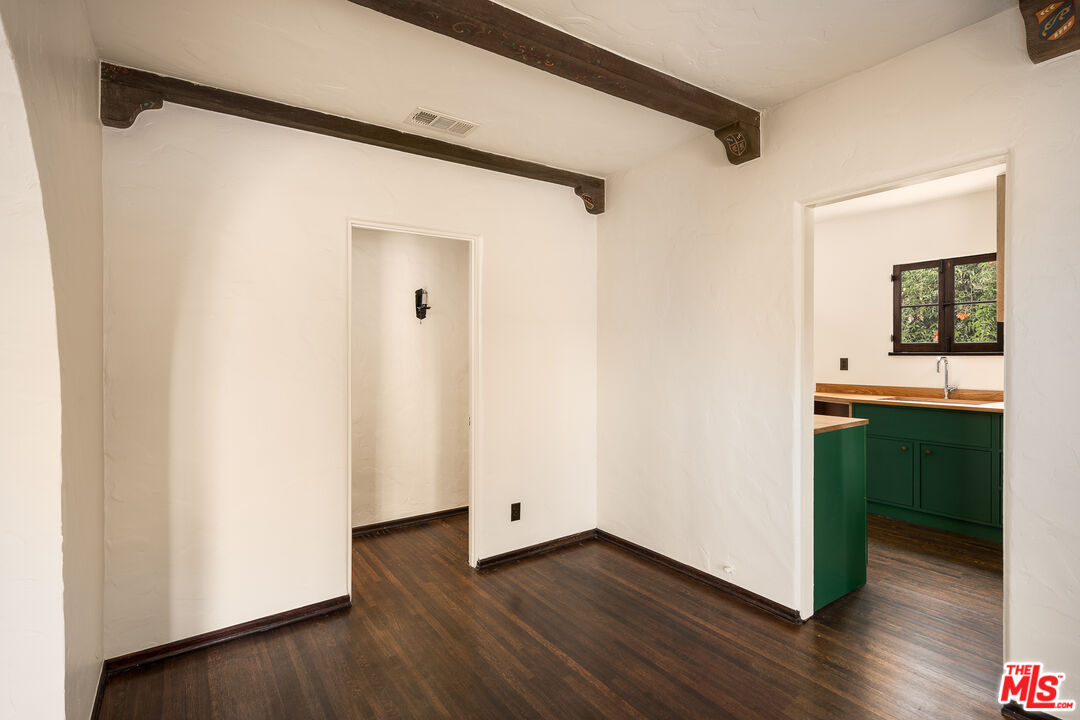 3840 Valleybrink Road Los Angeles, CA 90039 - Photo 15 of 32