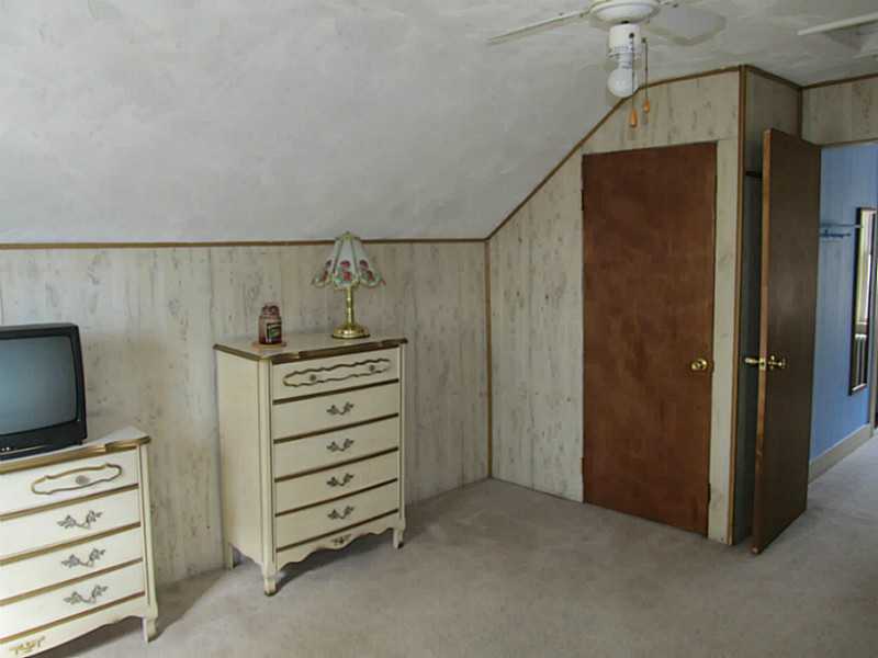 276 Chestnut Street Woonsocket, RI 02895 - Photo 15 of 20 Bedroom.