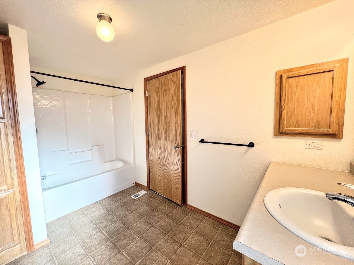 12994 Rd A.5 Northwest Ephrata, WA 98823 - Photo 24 of 39 Gallery Image 24