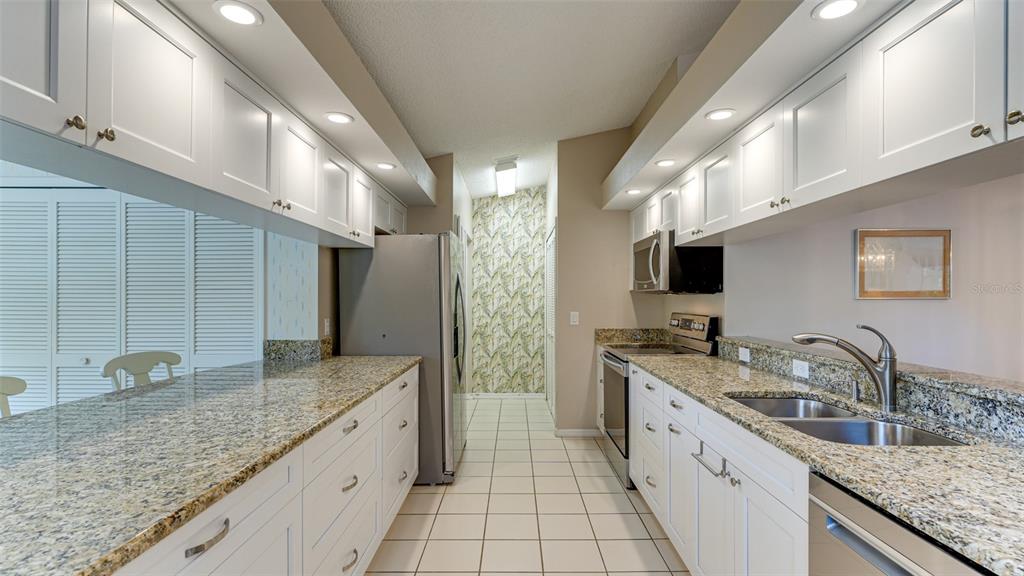 235 Woods Point Road Osprey, FL 34229 - Photo 14 of 59 Gallery Image 14