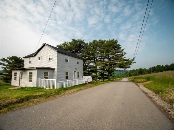 $875,000 | 198 Mountain View Road, Donegal, PA 15628