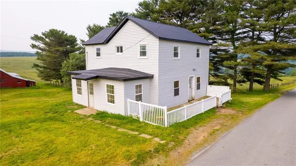 $875,000 | 198 Mountain View Road, Donegal, PA 15628