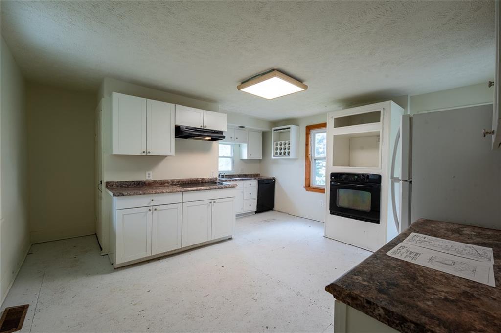 198 Mountain View Road Donegal, PA 15628 - Photo 20 of 27