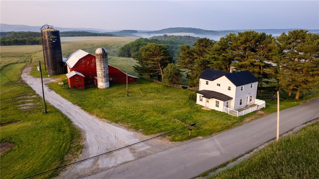 198 Mountain View Road Donegal, PA 15628 - Photo 2 of 27