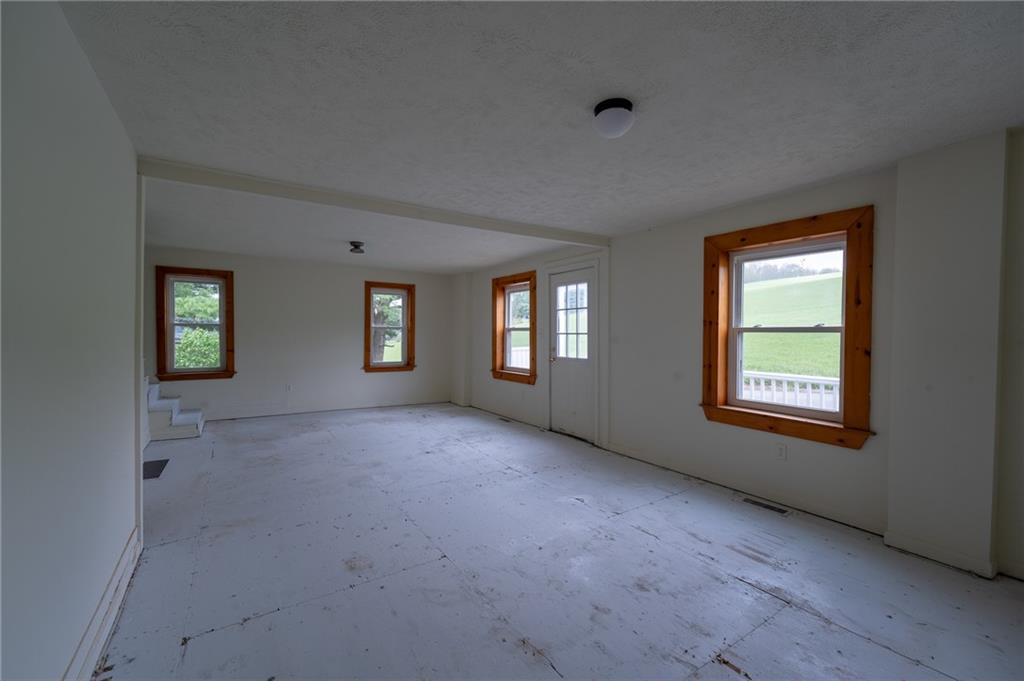 198 Mountain View Road Donegal, PA 15628 - Photo 22 of 27