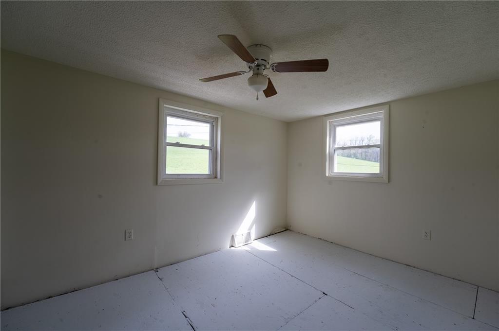 198 Mountain View Road Donegal, PA 15628 - Photo 25 of 27