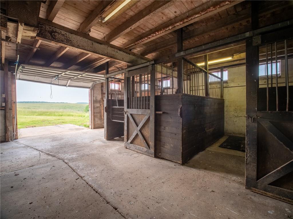 198 Mountain View Road Donegal, PA 15628 - Photo 8 of 27