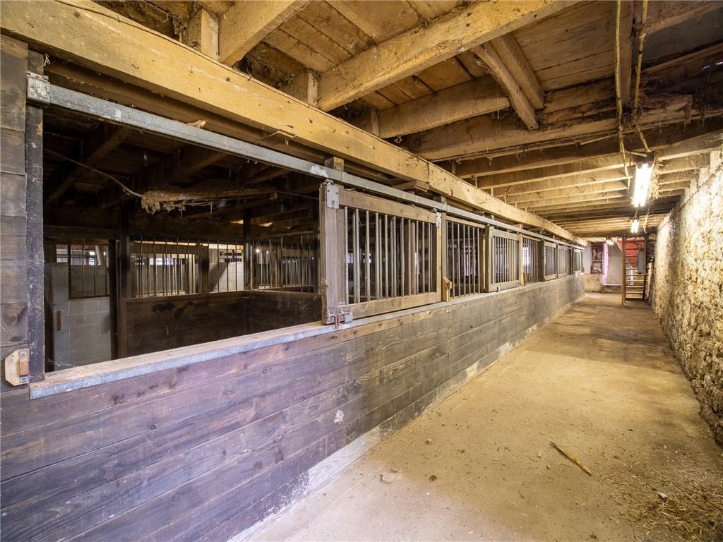 198 Mountain View Road Donegal, PA 15628 - Photo 10 of 27