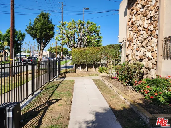 $1,450,000 | 216 South Inglewood Avenue, Inglewood, CA 90301