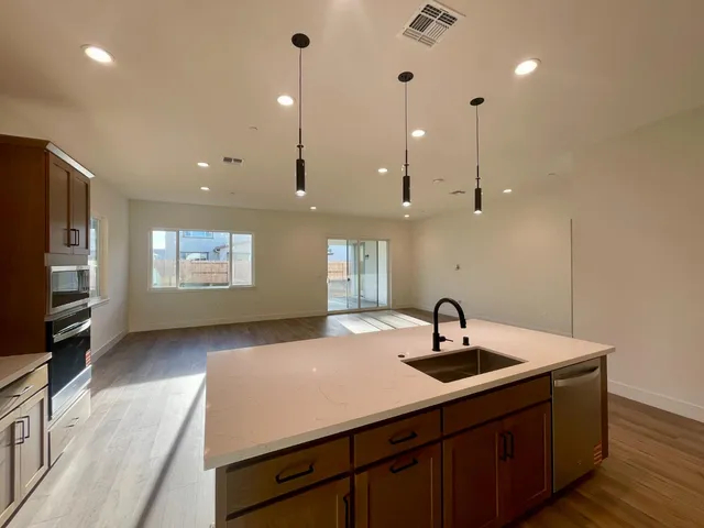 $749,990 | 817 Rosette Court, Roseville, CA 95747