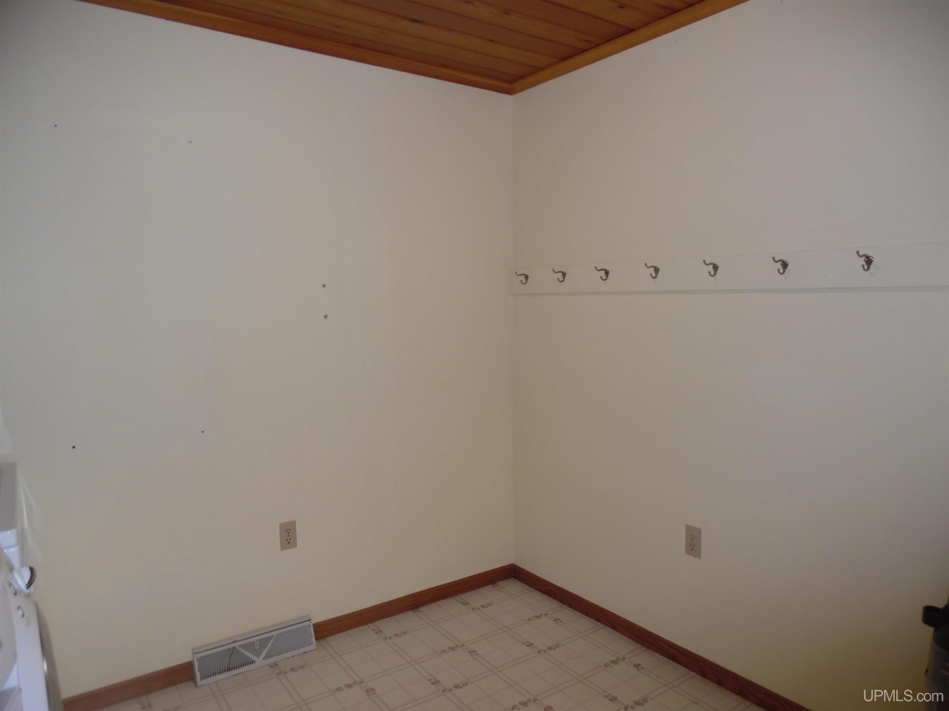 21781 Peepsock Road Houghton, MI 49931 - Photo 14 of 35