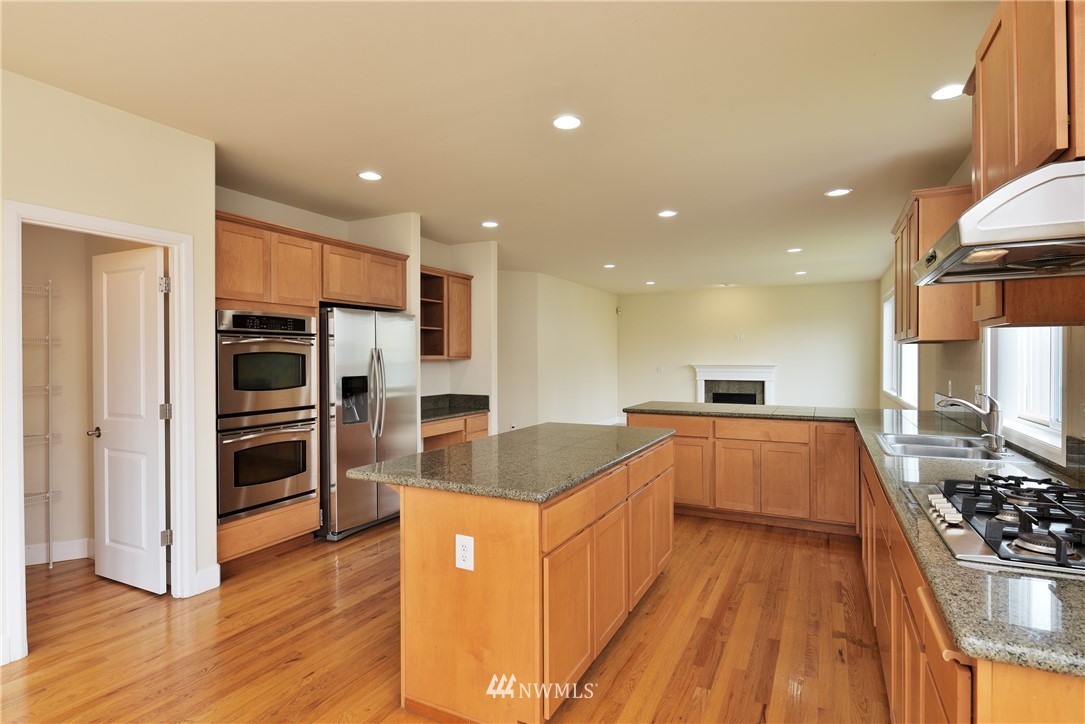 415 Kitsap Avenue Northeast Renton, WA 98059 - Photo 6 of 22 Gallery Image 6