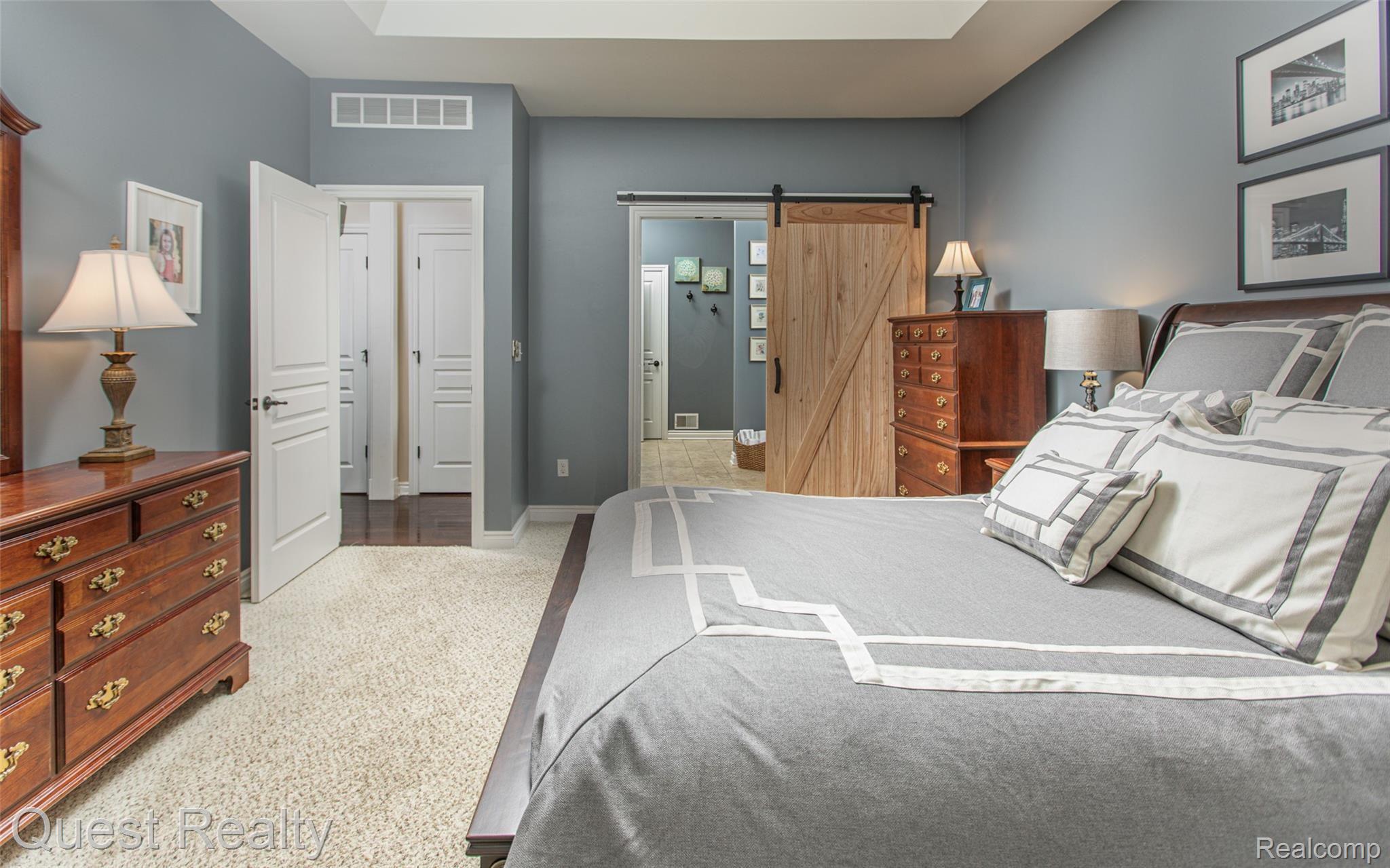 6985 Oakhurst Ridge Road Clarkston, MI 48348 - Photo 33 of 47 -19.jpg