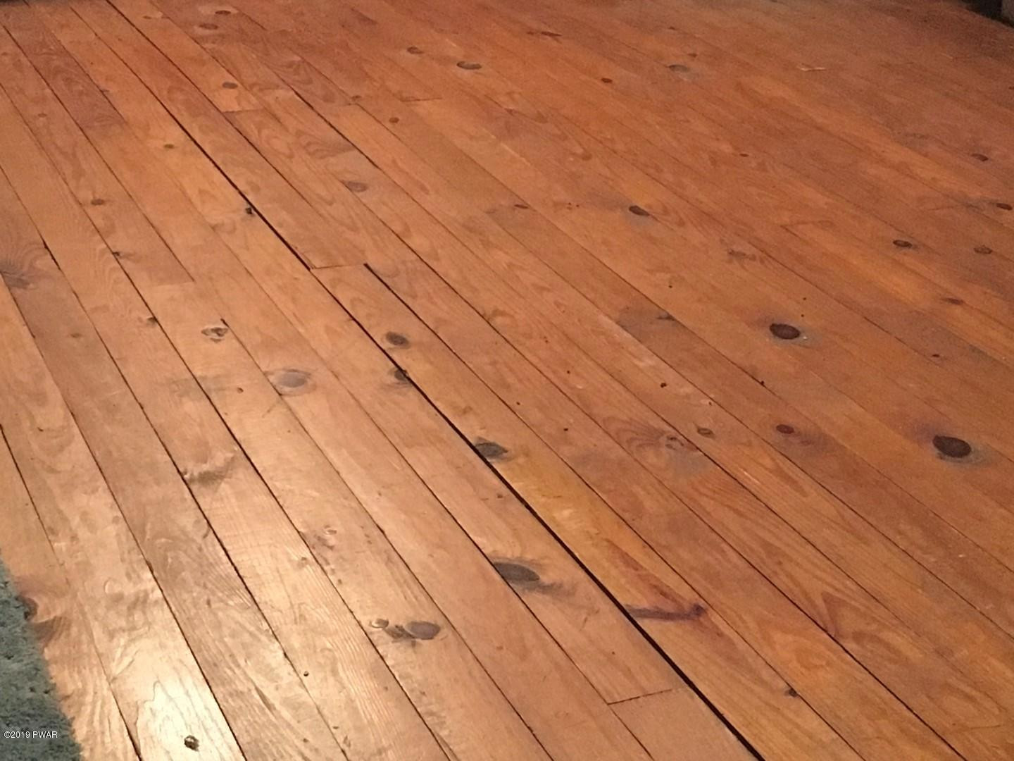 110 Elm Road Tafton, PA 18464 - Photo 19 of 31 Wood Floors