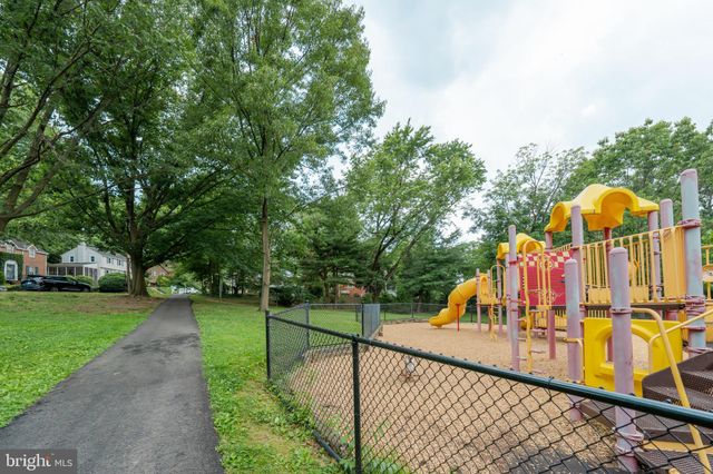 $1,030,000 | 2844 South Fort Scott Drive, Arlington, VA 22202