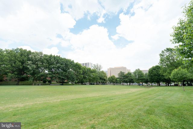 $1,030,000 | 2844 South Fort Scott Drive, Arlington, VA 22202