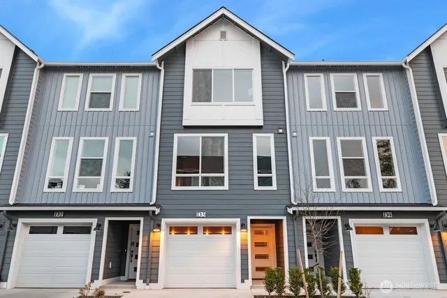 $579,990 | 15726 40th Avenue West, Unit D3, Lynnwood, WA 98087