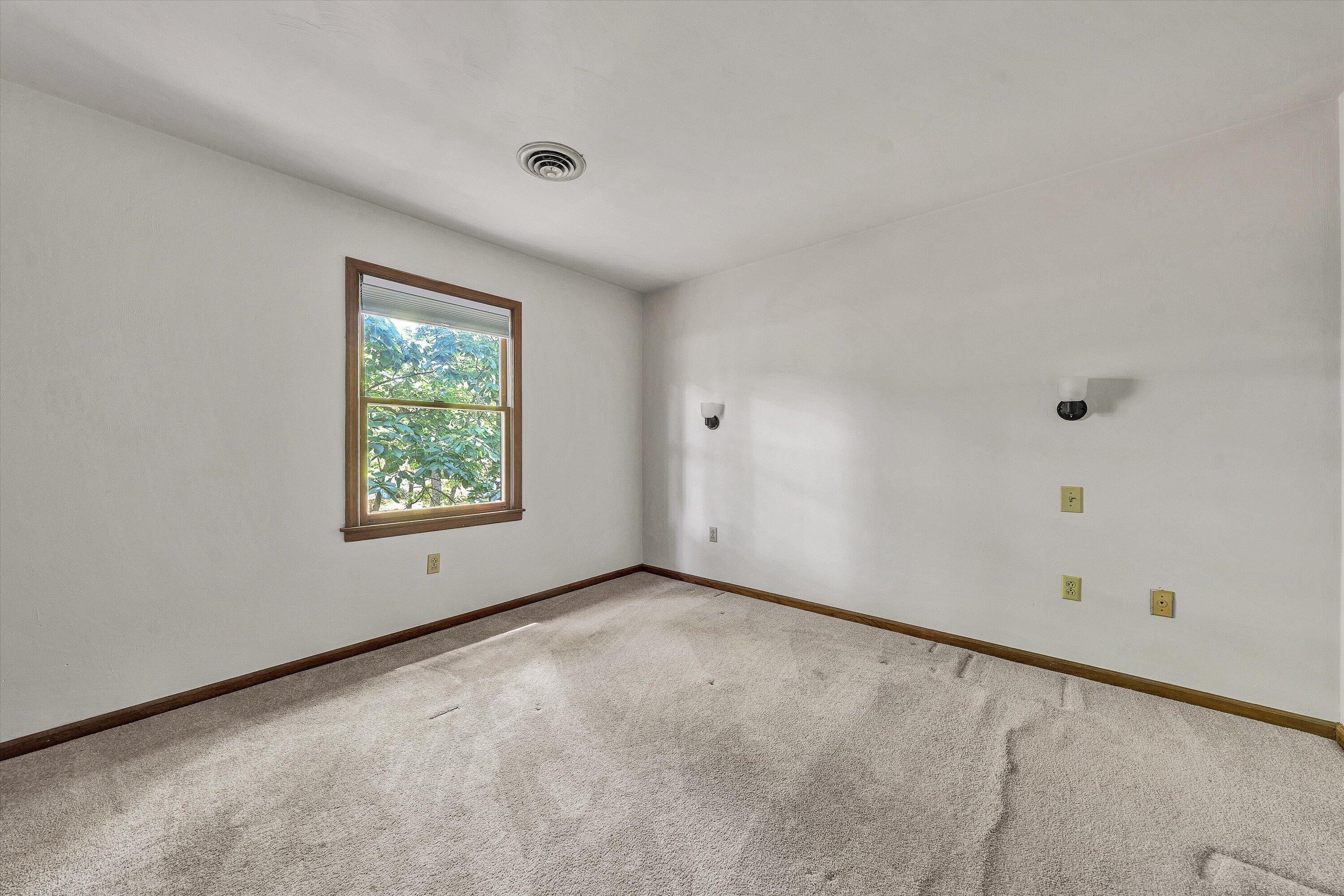 1574 Shady Run Road Vinton, VA 24179 - Photo 16 of 27 BR2