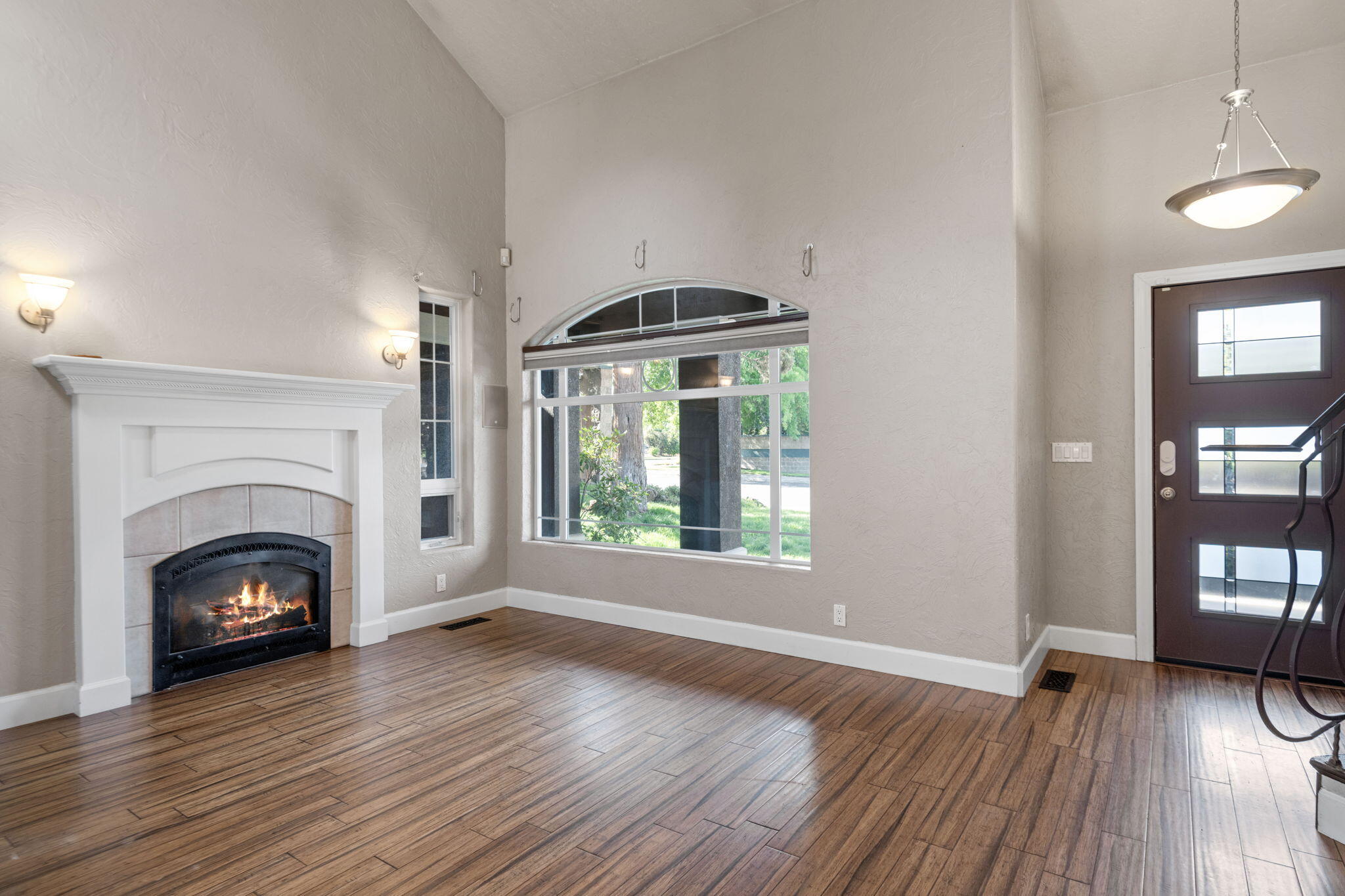 2711 Yellow Ribbon Drive Bend, OR 97701 - Photo 2 of 40