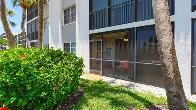 $6,000 | 5600 Beach Way Drive, Unit 113, Sarasota, FL 34242