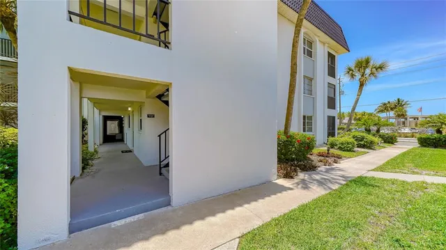 $6,000 | 5600 Beach Way Drive, Unit 113, Sarasota, FL 34242