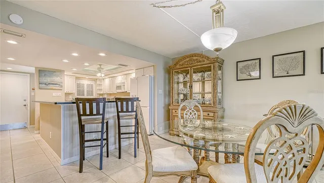 $6,000 | 5600 Beach Way Drive, Unit 113, Sarasota, FL 34242