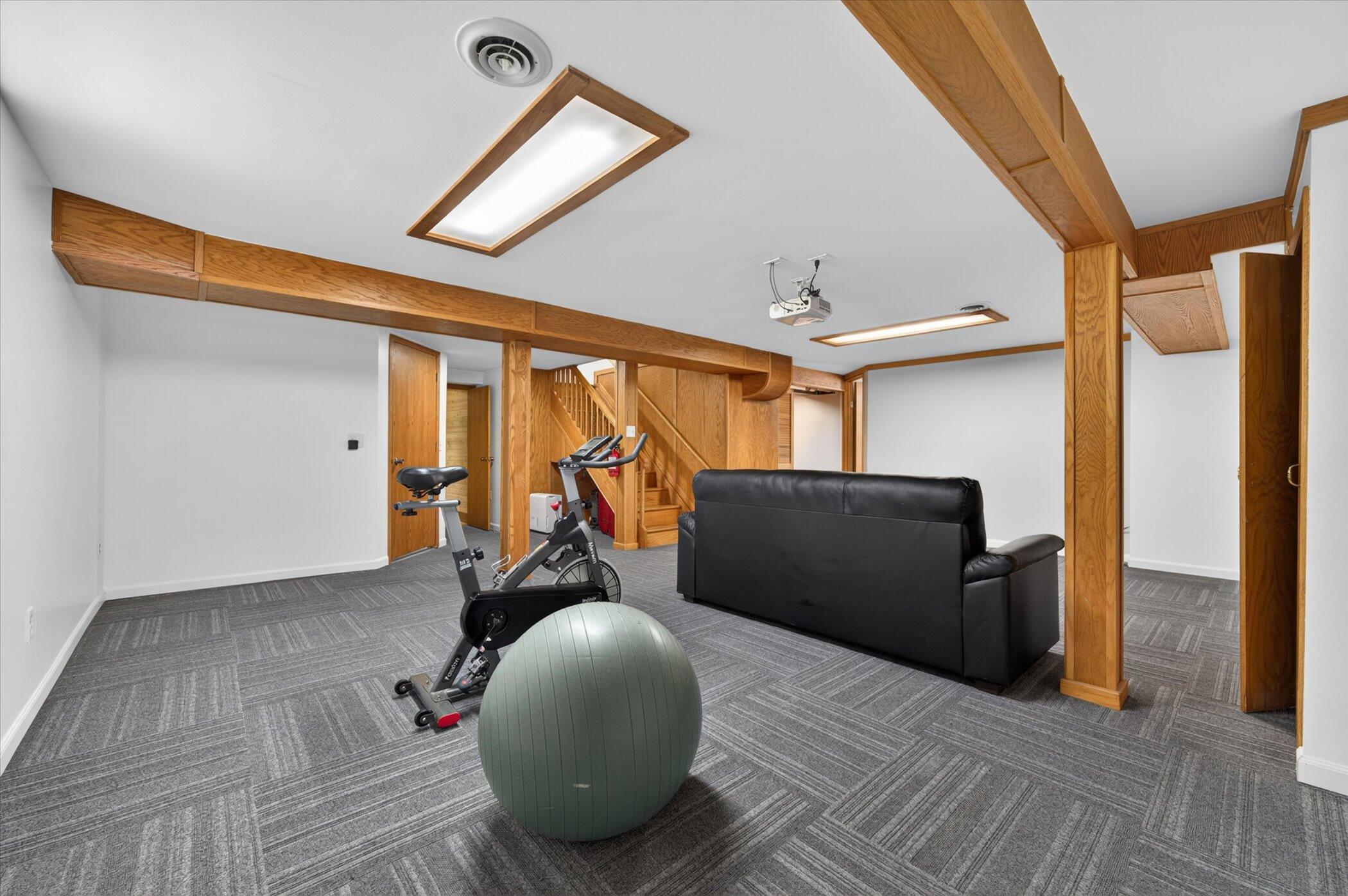 900 Pomona Road Ann Arbor, MI 48103 - Photo 28 of 60 28-900-Pomona-Rd-WindowStill