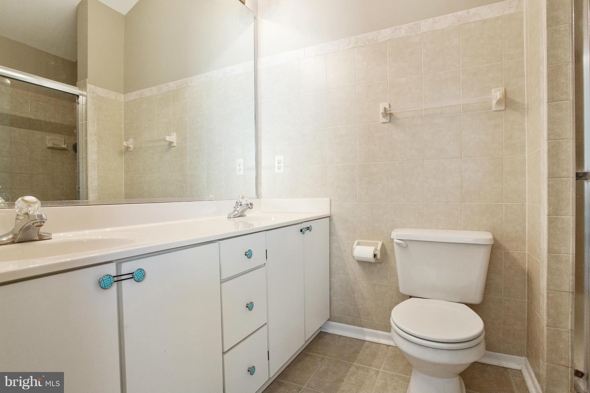 1212 Heritage Commons Court Reston, VA 20194 - Photo 20 of 30 Master Bathroom