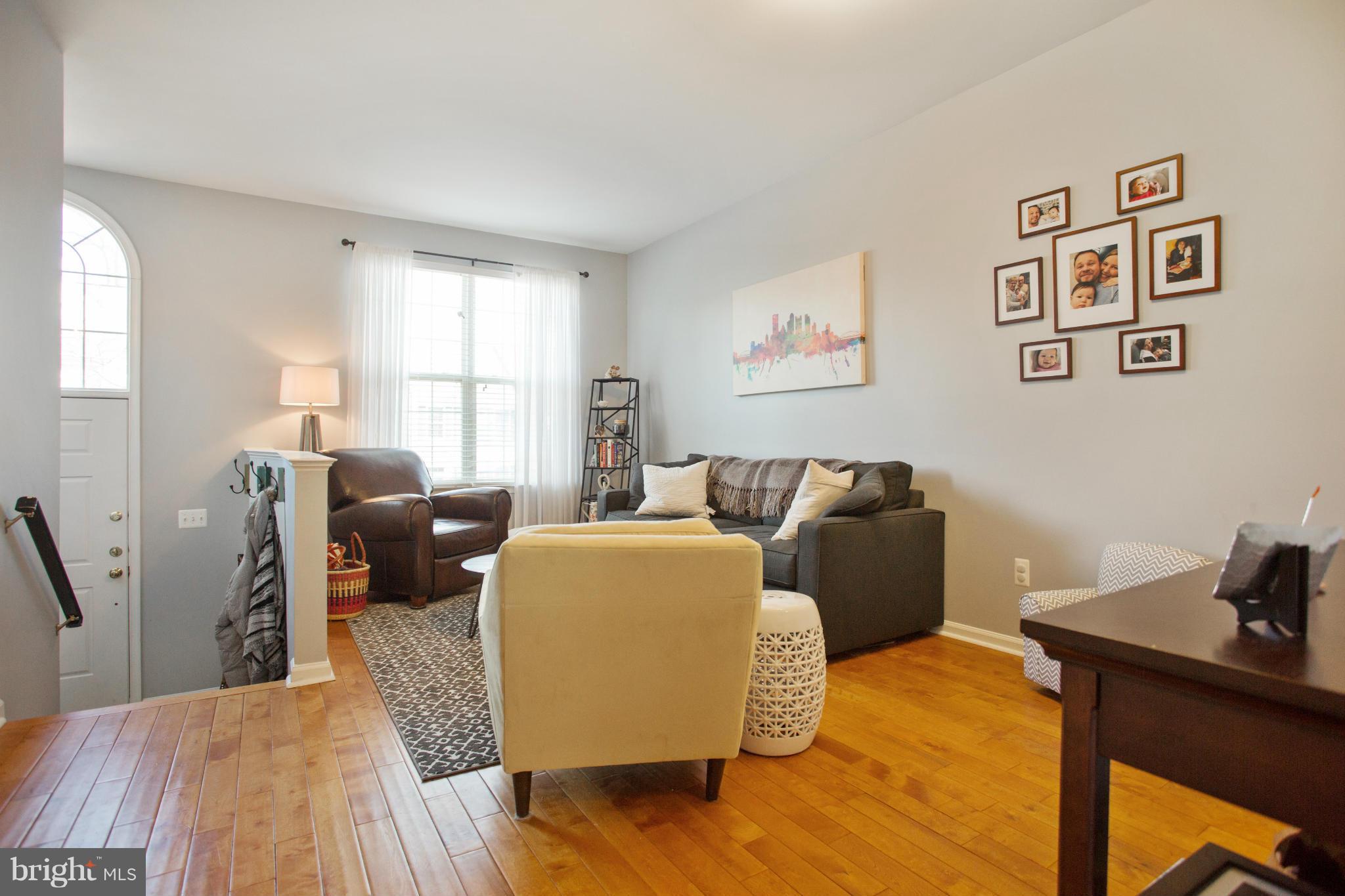 1212 Heritage Commons Court Reston, VA 20194 - Photo 3 of 30 Living Room